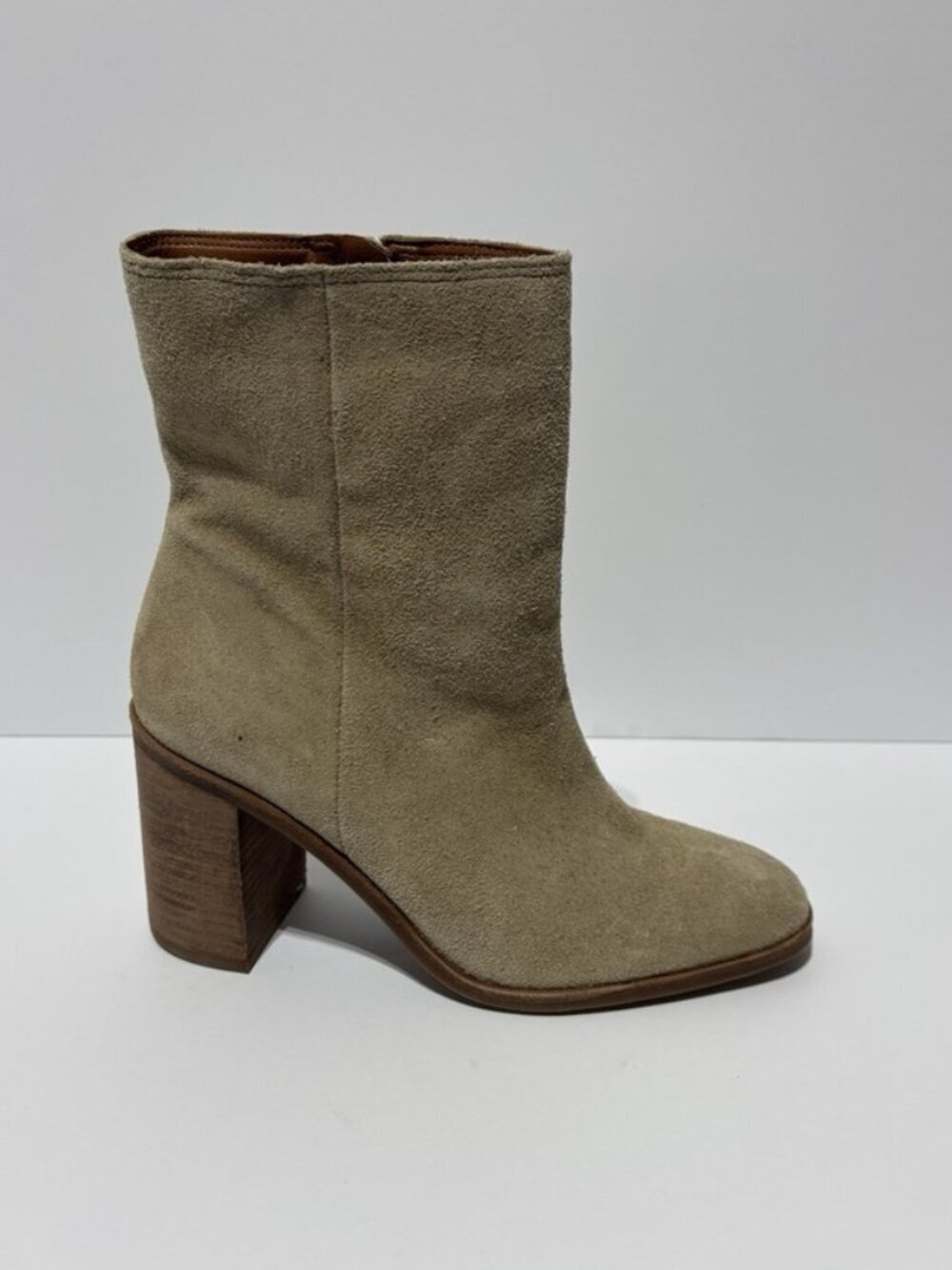 Lucky Brand Women’s Pinlope Taupe Leather Boots, Size 9 M